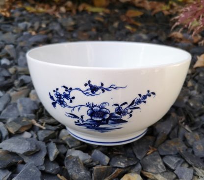Paire de bols en porcelaine de tournai décor ronda. – Image 6