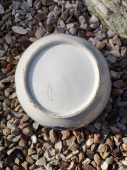 Paire de bols en porcelaine de tournai décor ronda. – Image 3