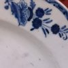 Assiette en porcelaine de Tournai décor à la Mouche – Image 6