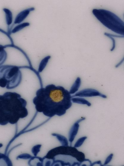 Assiette en porcelaine de Tournai décor à la Mouche – Image 5