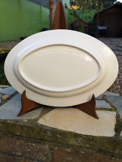 Plat oval en porcelaine de Tournai décor aux petits glands. – Image 3
