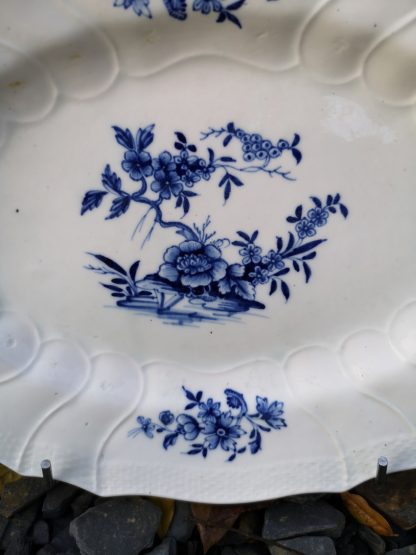 Plat ovale en porcelaine tendre de Tournai (Ronda) – Image 4