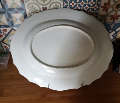 Très grand plat ovale en porcelaine tendre de Tournai (Ronda). – Image 3