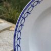Plat rond en porcelaine de tournai (décor anneaux). – Image 4