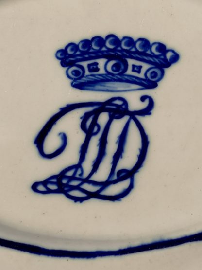 Base de saucière en porcelaine de Tournai décor grec et chiffres. – Image 4
