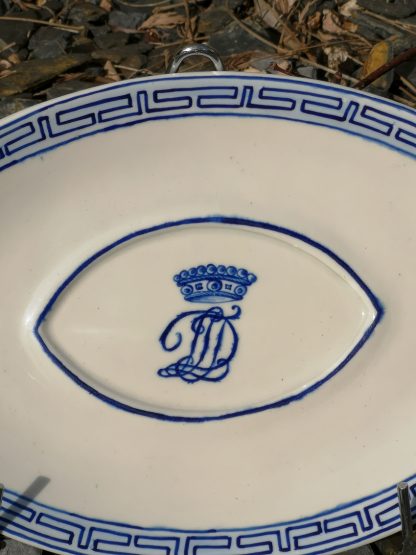 Base de saucière en porcelaine de Tournai décor grec et chiffres. – Image 3