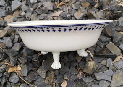 Compotier en porcelaine de Tournai décor aux glands – Image 3