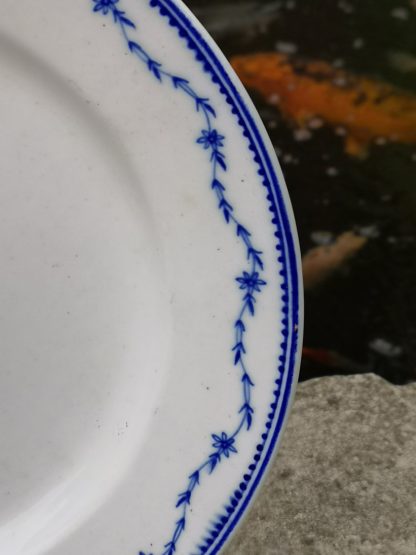 Assiette en porcelaine de Tournai (Saint Georges). – Image 5