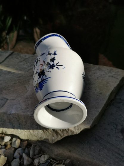 Pot à lait en porcelaine de tournai à la mouche. – Image 4
