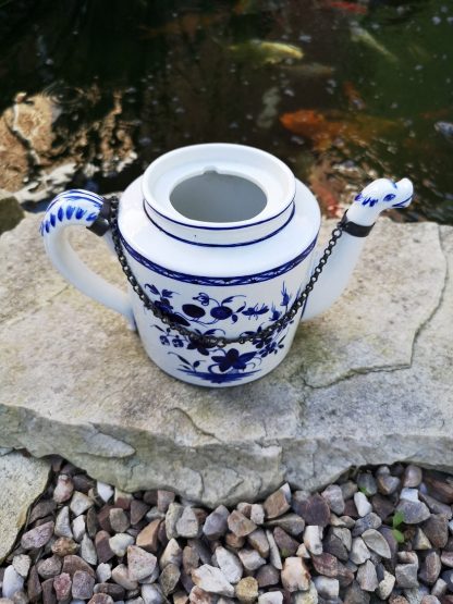 Théière cylindrique de forme Empire porte le décor à la mouche. – Image 4
