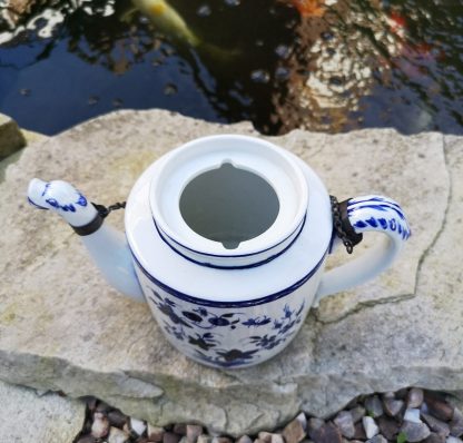 Théière cylindrique de forme Empire porte le décor à la mouche. – Image 2
