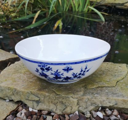 Saladier en porcelaine tendre de Tournai 19ème mouche.