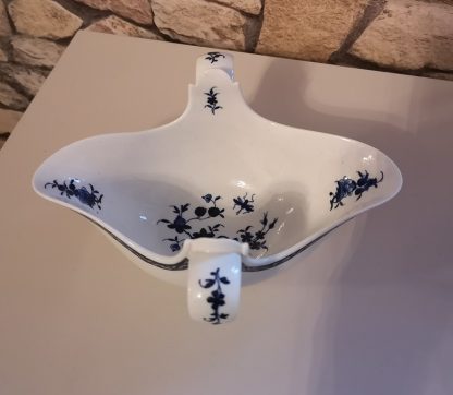 Saucière en porcelaine de Tournai et son présentoir décor à la mouche. – Image 2