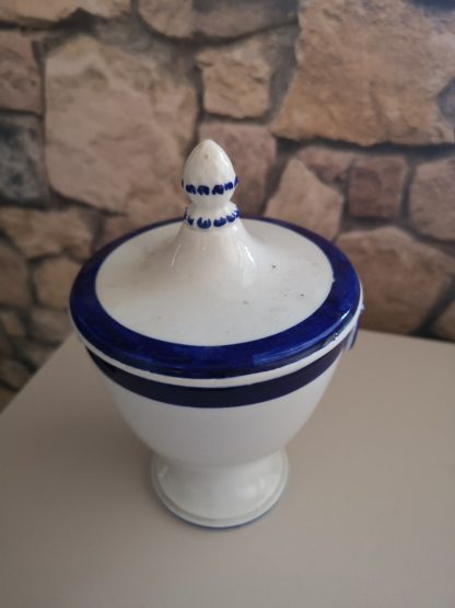 Sucrier en porcelaine de Tournai au lacet bleu. – Image 5