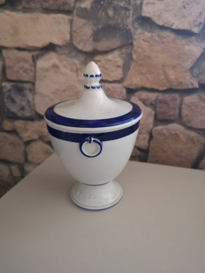 Sucrier en porcelaine de Tournai au lacet bleu. – Image 2