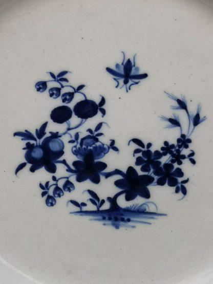 Assiette en porcelaine de Tournai (Mouche) – Image 2