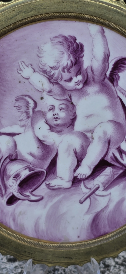 Plaque de meuble en porcelaine de Tournai en camaïeu pourpre. – Image 5
