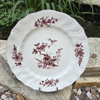 Assiette à dessert manganèse en porcelaine de Tournai 18ème (décor ronda).