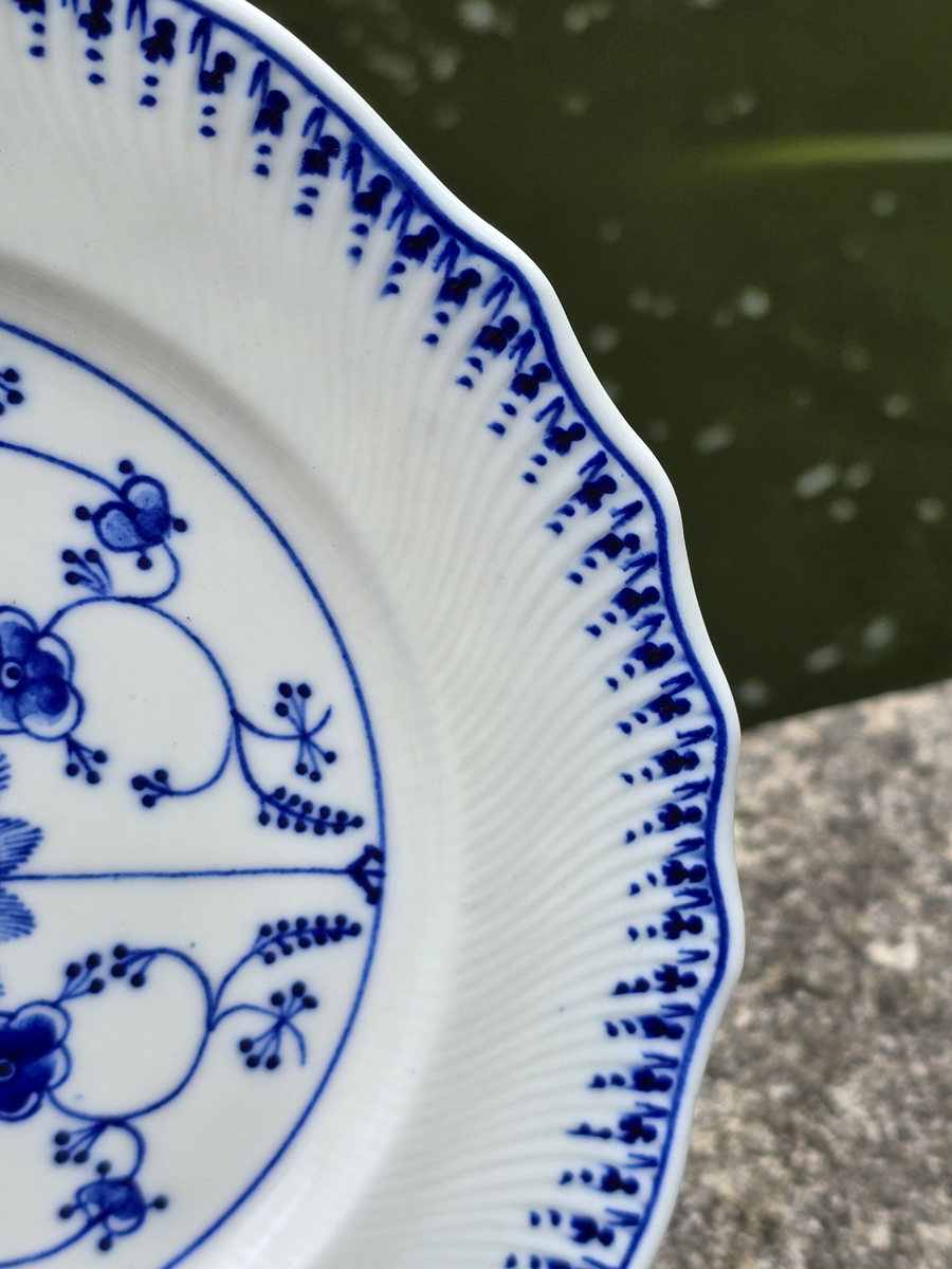 Assiette à fromage en porcelaine de Tournai (immortel de Saxe). – Image 3